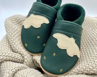 Slippers with moth in walnut on leather in forest green with gold stars, crawling shoes for babies