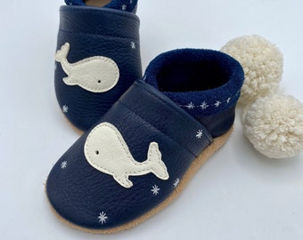 Children's slippers made of leather in blue with a whale in cream, baby crawling shoes