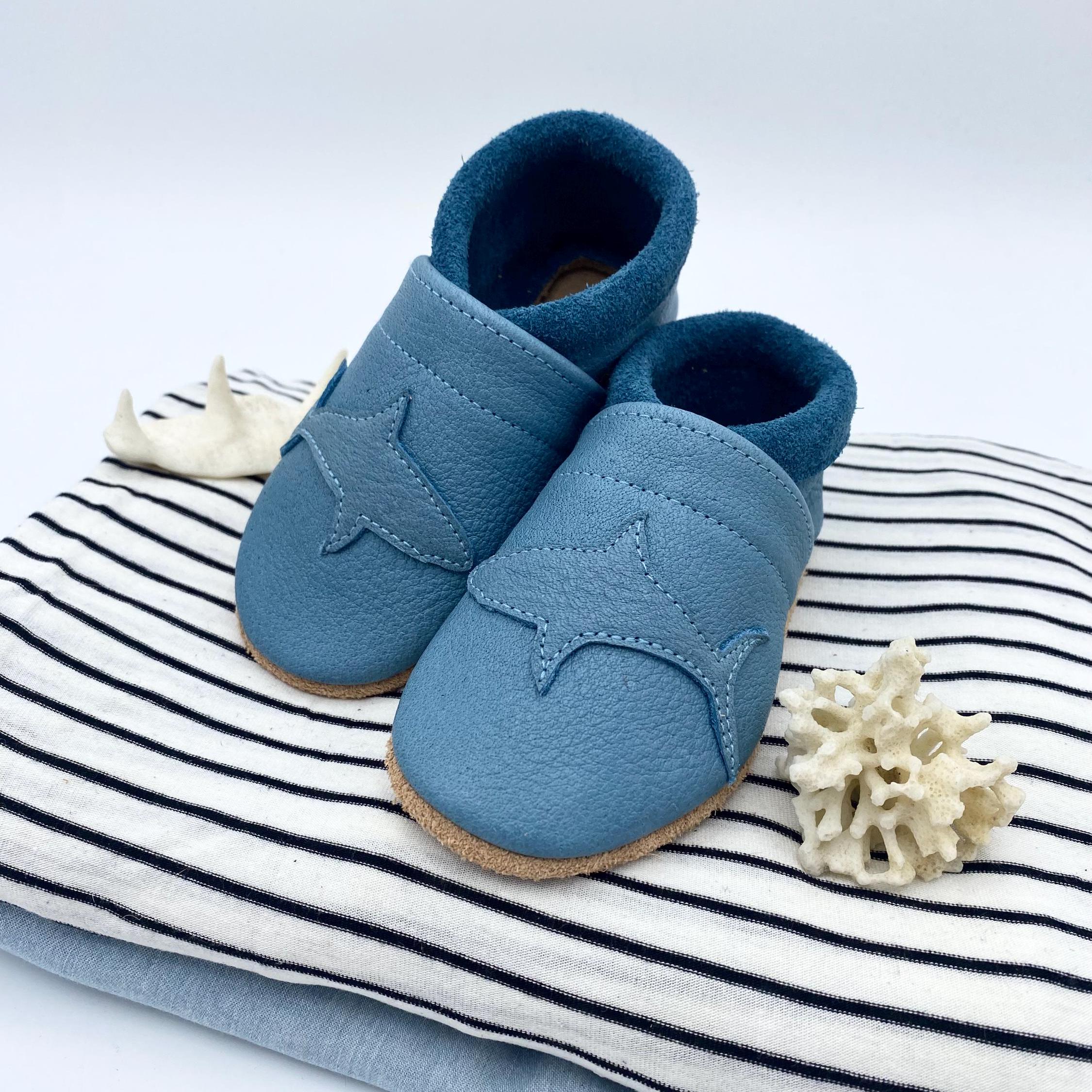 Petrol-colored leather baby shoes – with shark appliqué, customizable, Mon  slippers for children
