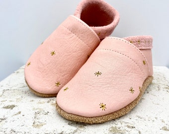 Leather crawling shoes in pink gold star embroidery, slippers for babies and children