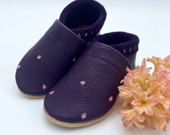 Crawling shoes made of eco leather with star embroidery in light peach tone, gift newborn,