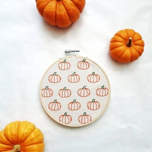 Wzór haftu dyniowego PDF, wzór haftu na Halloween, haft dla początkujących, wzór haftu ręcznego, haft jesienny