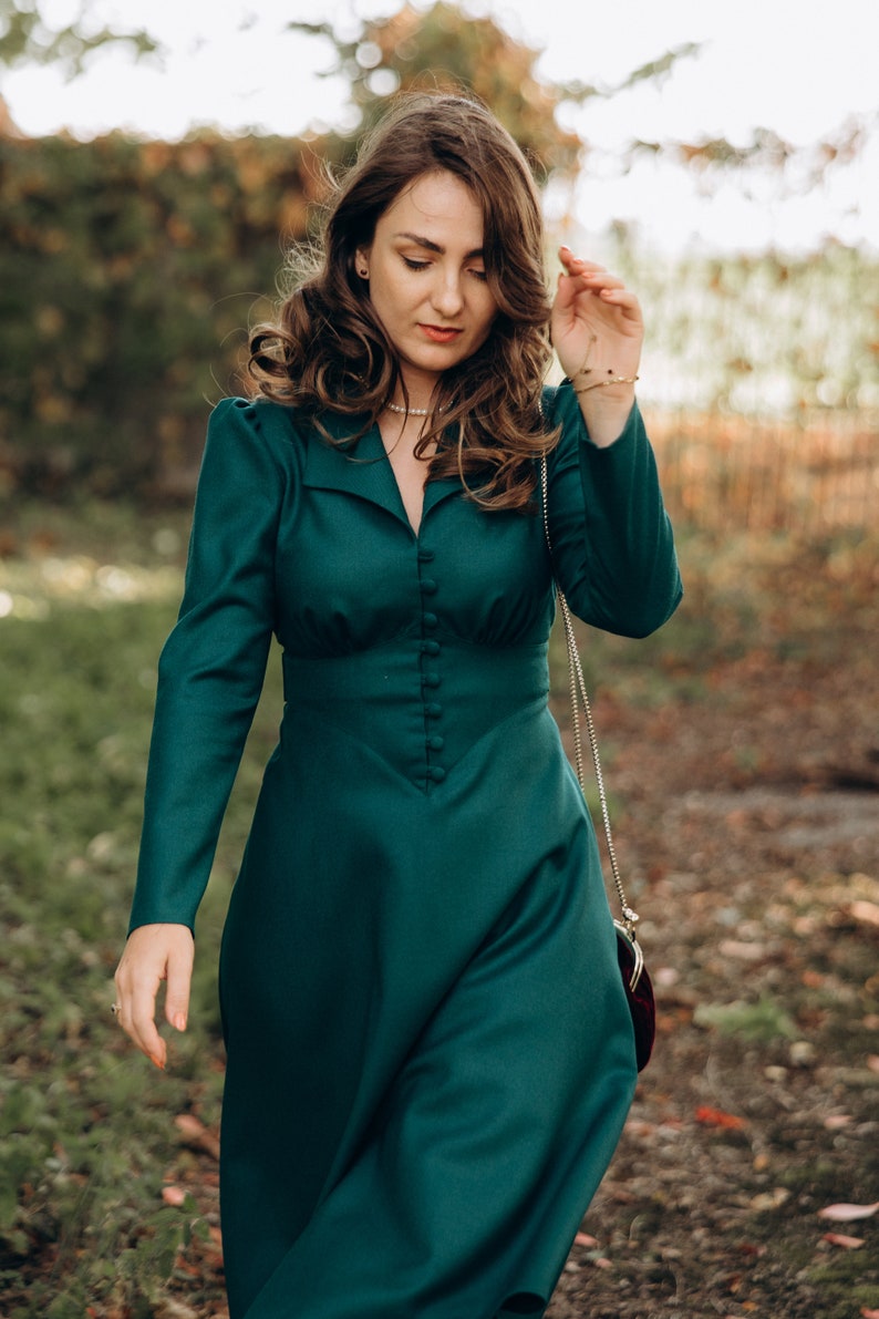 Modest, Mature, Mrs. Vintage Dresses – 20s, 30s, 40s, 50s, 60s     ESTERA 100% MERINO WOOL retro dress inspired by the fashion of the 1940s.  AT vintagedancer.com