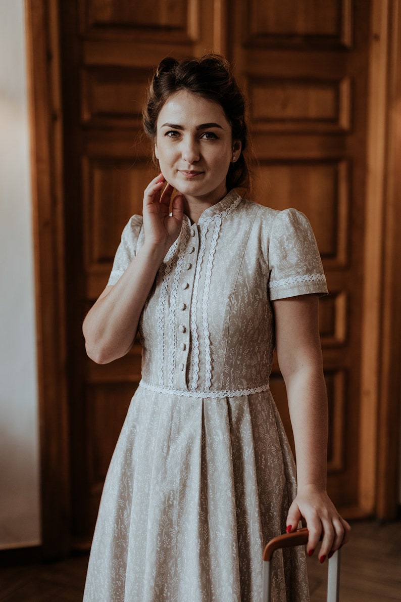 STELLA twigs on beige, cotton dress with lace,dress with a stand-up collar, short sleeves, retro dress, inspired by the fashion of the 40s. zdjęcie 7