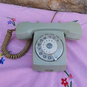 Vintage Iskra ATA 22 rotary phone, gray vintage desk rotary phone