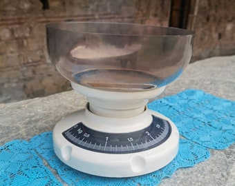 1970's vintage kitchen scale, space age 1970's kitchen scale