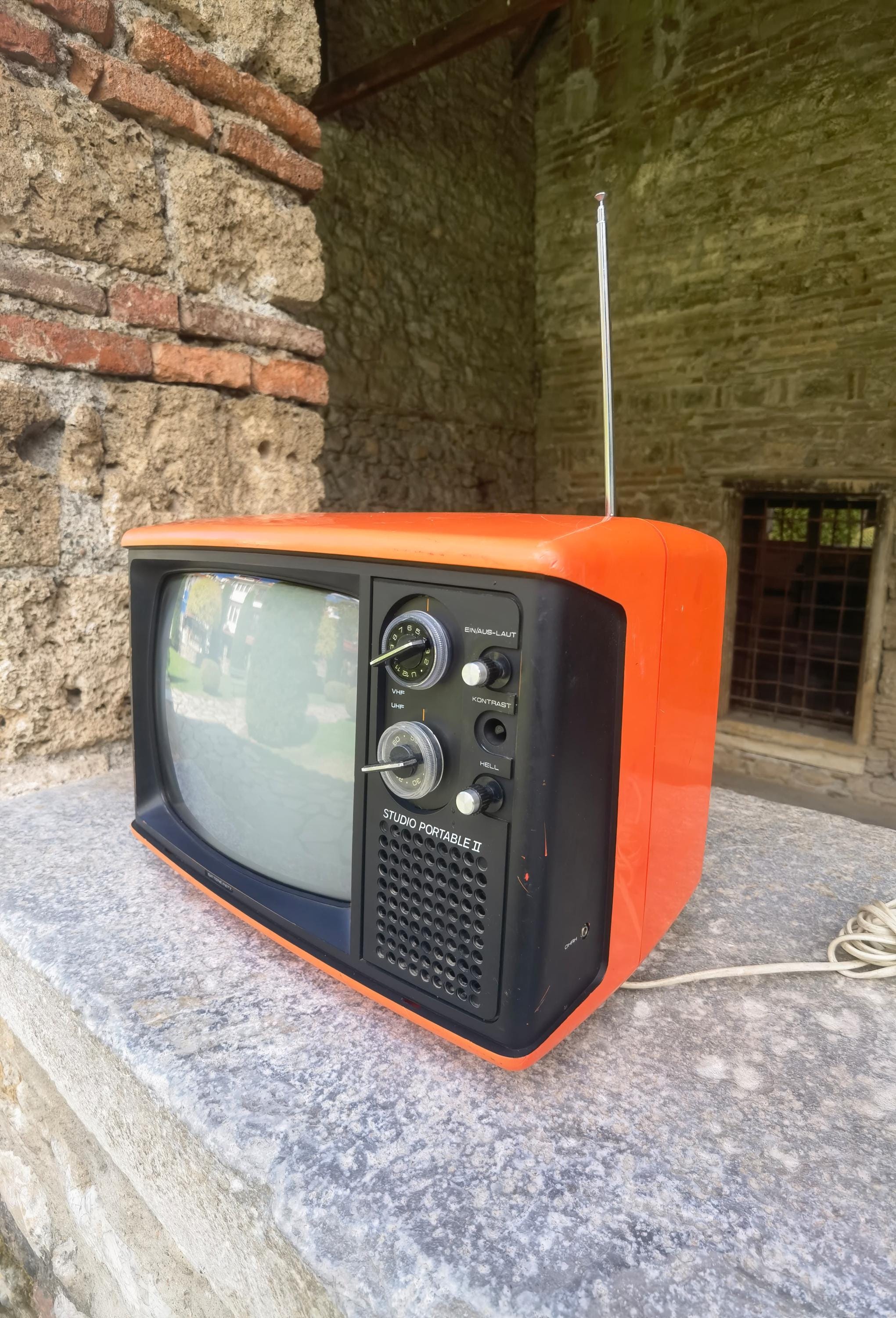 スペースエイジ ダイヤル式カラーテレビ オレンジ - メルカリ