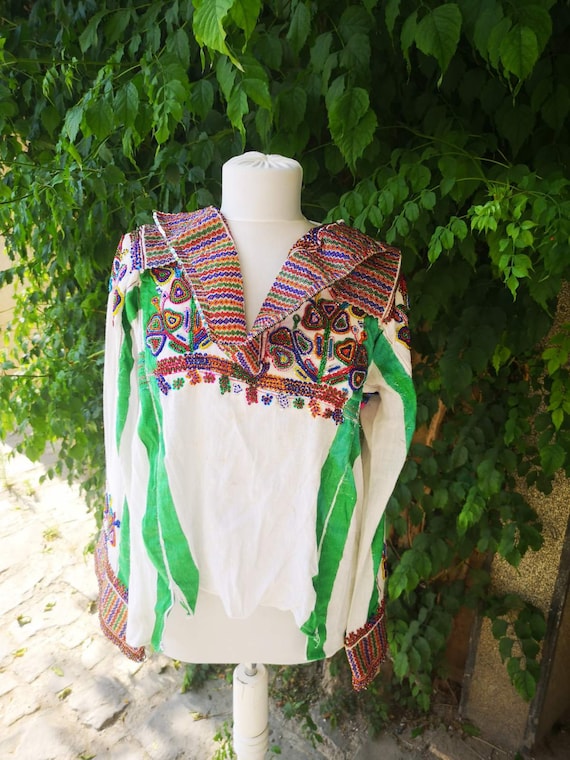 Hand embroidered ethnic women's blouse, Launista T