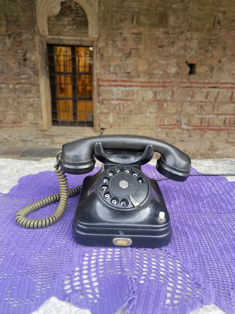 Rare Pupin black bakelite phone, 1950's bakelite rotary Pupin telephone image 2