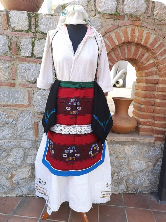 Traditional folklore ethnic women's costume, Kuman
