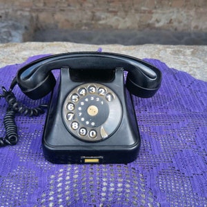 1960&#39;s office desk phone, Iskra ATA 12 bakelite retro phone