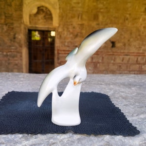 Porcelain seagull home decor figurine, vintage porcelain seagull