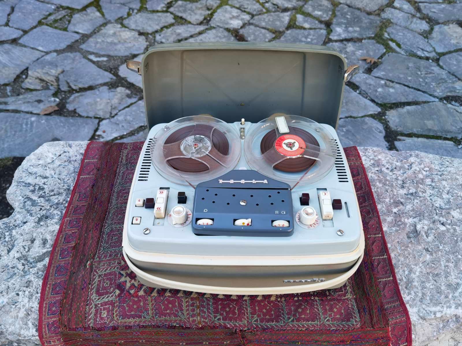 Vintage Reel to Reel Player Tesla Sonet B3 Audio Player in Working  Condition -  UK