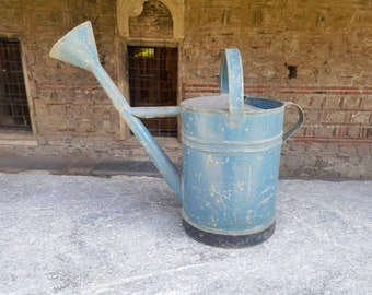 Primitive metal watering can, rustic 1930's metal watering can