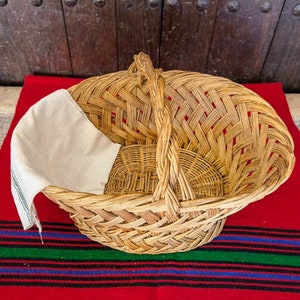 Handmade wicker basket, willow handmade vintage basket with a handle