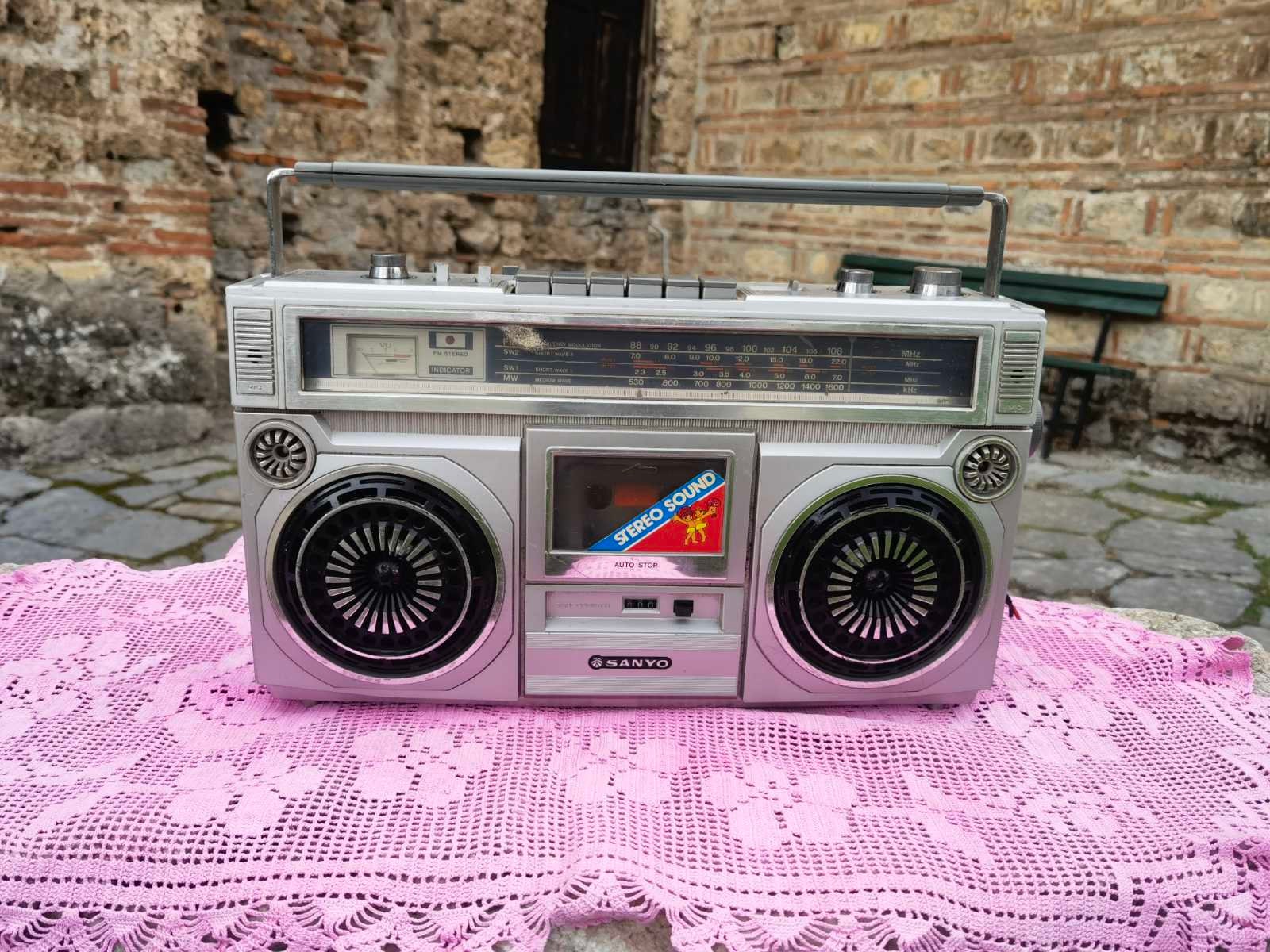 Frikistation - 🔈🔊Radio Cassette Player SANYO AM FM Stereo