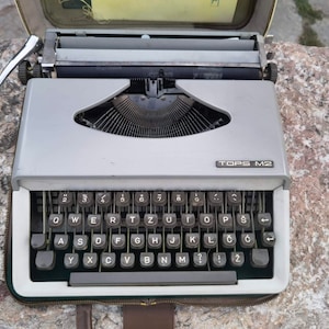 Tops M2 mechanic, manual typewriter, vintage steel portable typewriter