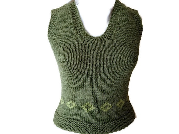 1960's Women Knit Sweater. Vintage Women Fashion.