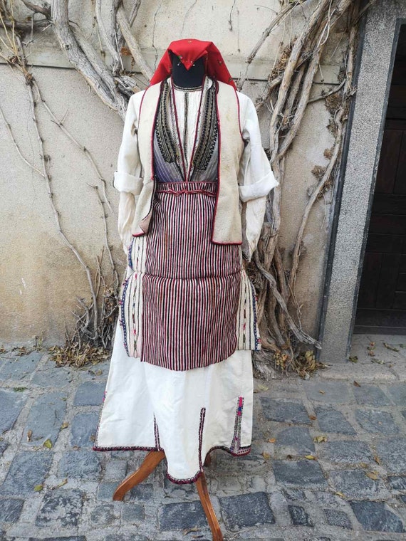 Women's ethnic antique costume, Gosivar Macedonian