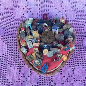 Lot of 80 pins, lot vintage metal commercial pins of Yugoslavia and USSR