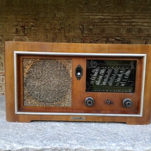 Wooden 1939 radio , vintage Braun radio, Braun model 5640 W