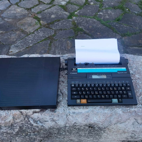 Canon Typestar 220 vintage portable electronic typewriter with ribbon