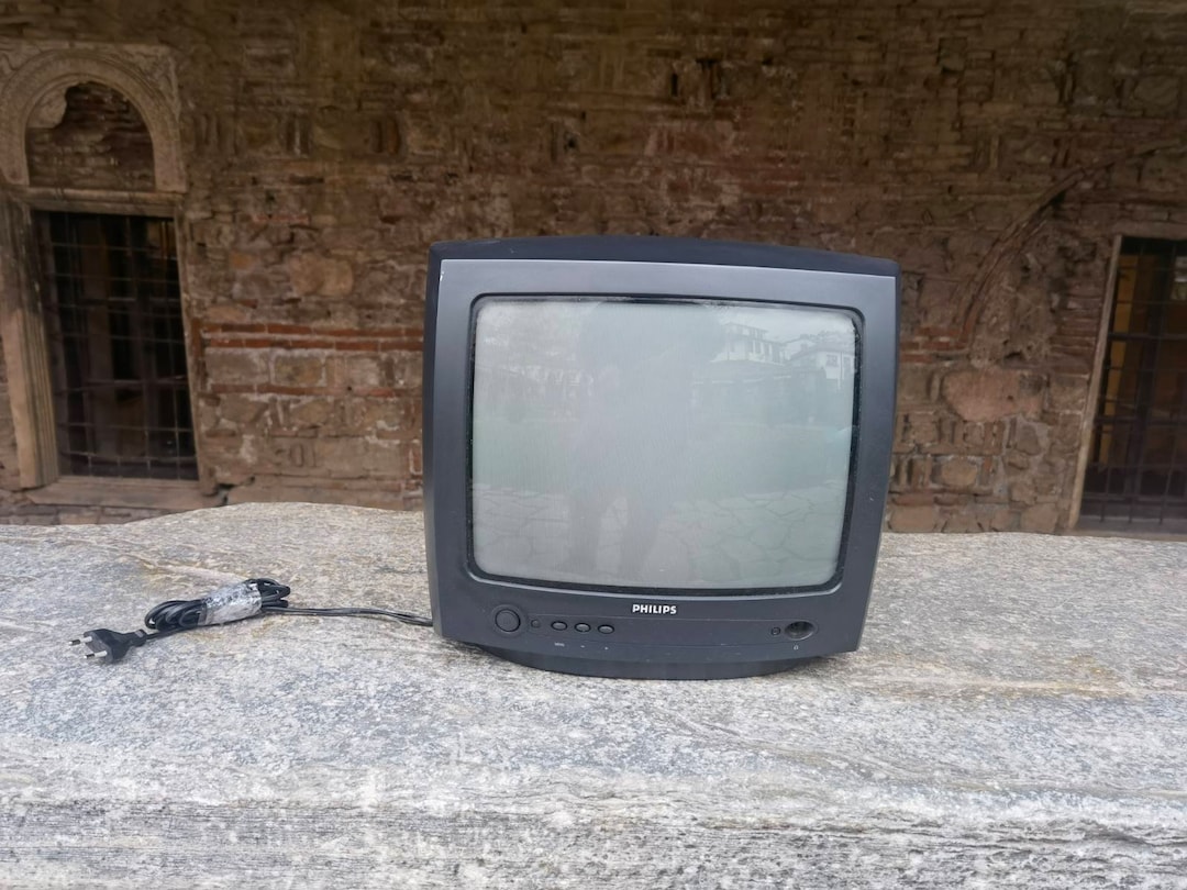 FLAT TV, Philips, 36 inches, contemporary. Miscellaneous - Modern consumer  electronics - Auctionet