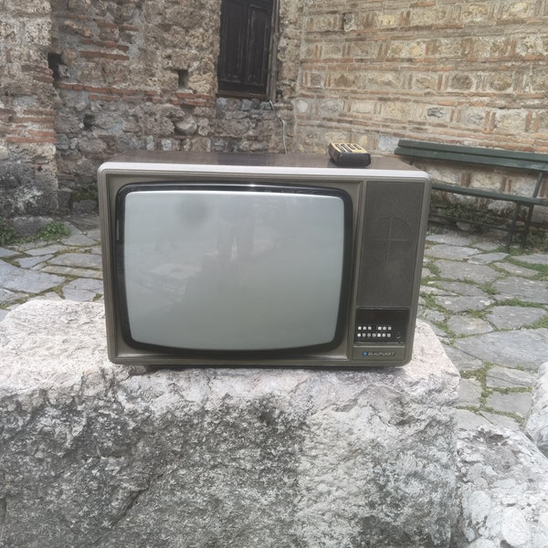 Blaupunkt Marbella MP 14 colour TV, vintage 20in screen color TV with original remote control