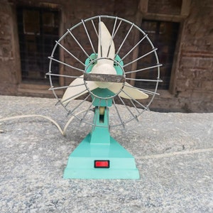 Blue office desk fan, vintage 1970&#39;s space age desk fan