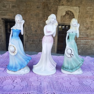 Damenfiguren, Set von drei Porzellandamenfiguren, Vintage Porzellan Mid Century Wohnkultur Figuren