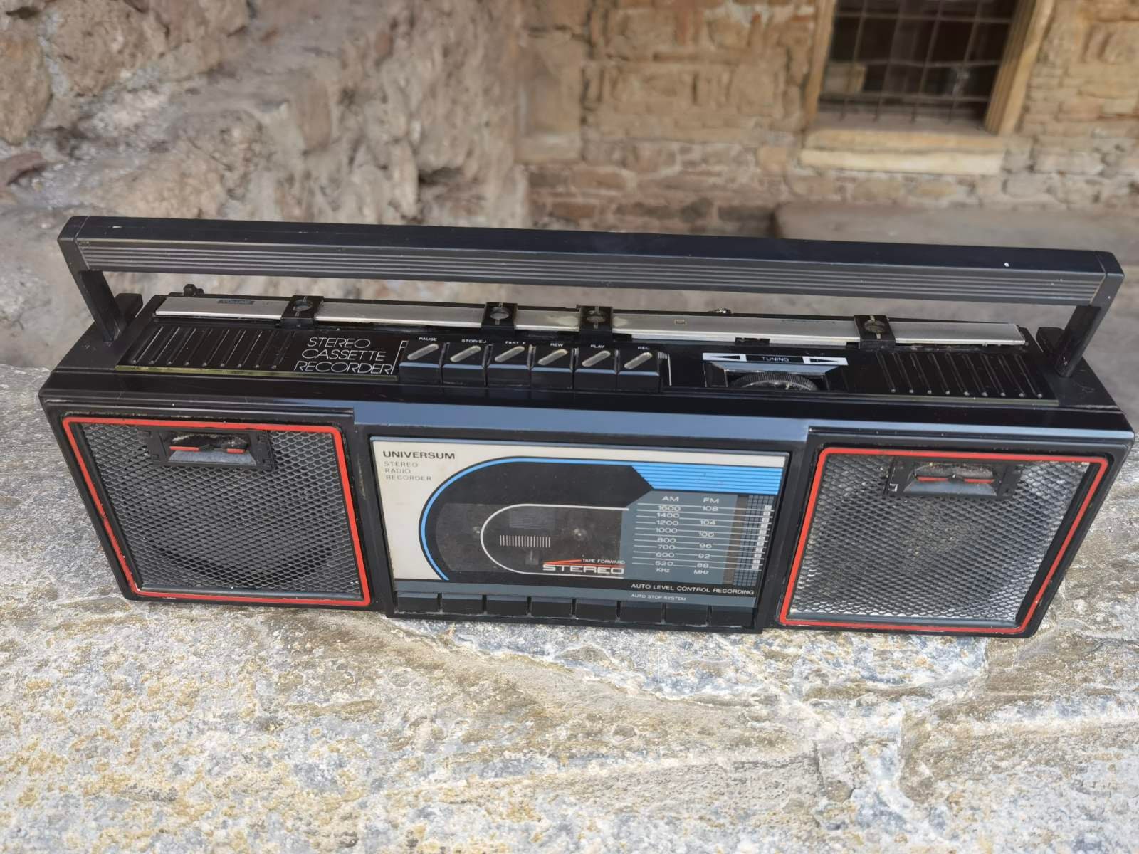 Radio TV Magnétophone Cassette Universum - Boombox Vintage - Occasion
