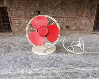 Ventilador vintage de dos velocidades, ventilador de escritorio rojo de la era espacial de los años 60