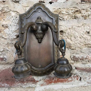 Aplique de pared de bronce antiguo, lámpara de pared de bronce de dos bombillas de 1920