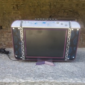 Disney Hannah Montana collectible TV, LCD 15&#39;&#39; Hannah Montana television