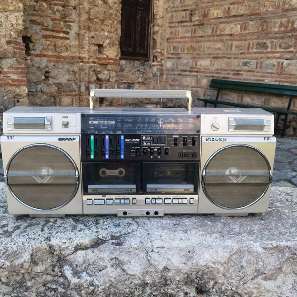 Sharp GF- 575 ZB boombox, vintage boombox portable cassette tape player