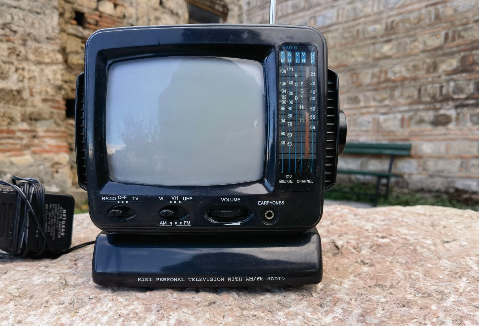 Portable Mini Television, Black and White Portable TV and AM/FM