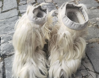 Shaggy wool woman's boots, vintage shaggy boots, stylish shaggy boots