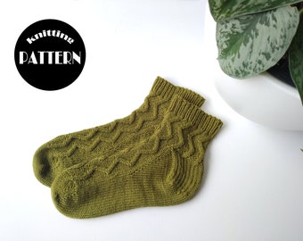 Knitting pattern (PDF File) // Toe-up sock pattern // Cable pattern zig-zag ankle sock // Pesto Socks S/M/L // Instant Download