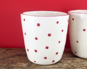 Porcelain mug with red dots, medium size