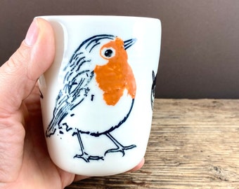 XL porcelain cup with three large robins - THINK BIG series