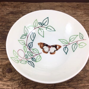 Frühlings-Schale aus Keramik mit Schmetterling Bild 1