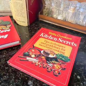 Vintage Cookbook Collection: Retro Recipe Books image 3