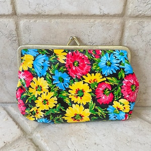Vintage Makeup Case | 1960s Floral Vinyl Kiss Lock Case Case Lightly Padded w/ Vinyl Lining