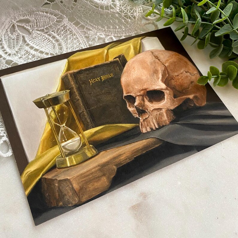 Impressão Memento Mori: Caveira, Ampulheta e Bíblia - Arte Sacra Católica 5x7