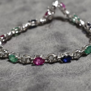 Handgjort armband i 925 silver | Smycken med naturlig safir, rubin och smaragd