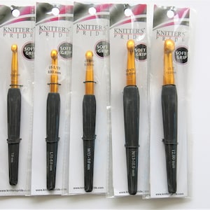 Crochet hooks-SET OF 5-Knitter&#39;s Pride Aluminum Gold Soft Grip Crochet hooks-Chunky crochet hooks set size 7.0mm/L-8mm/M-9mm/N-10mm/12mm