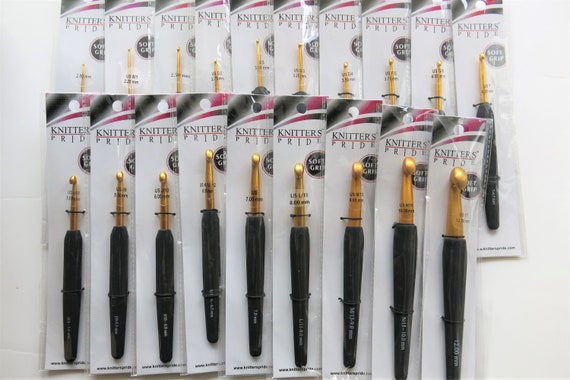 STEEL CROCHET HOOKS (Single Ended) single pack with gold tip and soft feel  handle