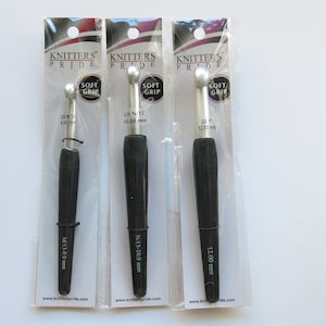 Crochet hooks-SET OF 3-Knitter&#39;s Pride Aluminum Silver Soft Grip Crochet hooks-Knitters Pride chunky crochet hook set M-9mm/N-10mm/US17-12mm