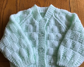 Hand knitted baby cardigan 0-3 months (pale green)