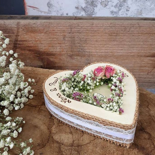 Hochzeit Ringkissen Herz Holzherz Mille Fleurs Jute Spitze mit Namen